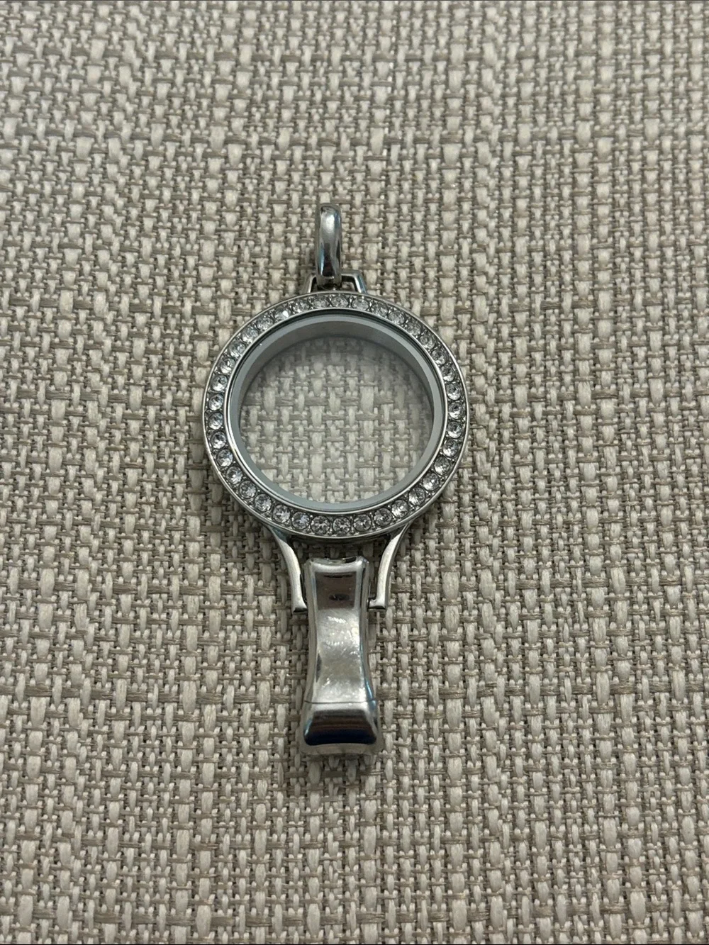 NEW Origami Owl Lanyard Locket Pendant  Badge Holder w/ Floating Charms